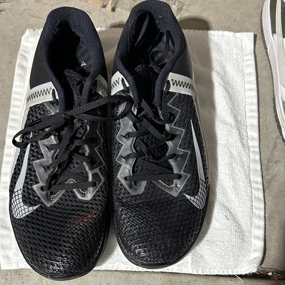 Nike Black and Gray Men's Athletic Shoes